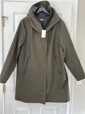 NWT m0851 Rain Coat with large Hood Olive XL Canada Made